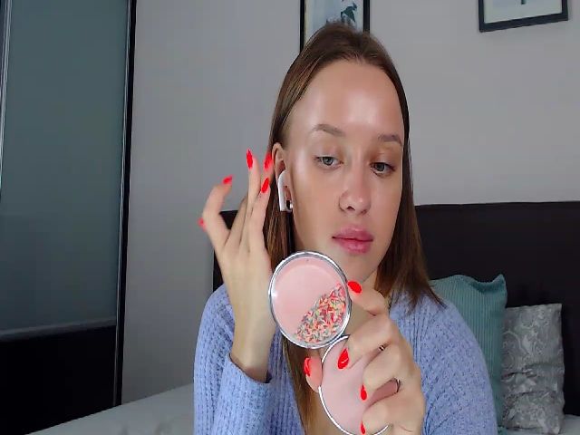 Live sex webcam photo for APRIL_BROWNN #262828567