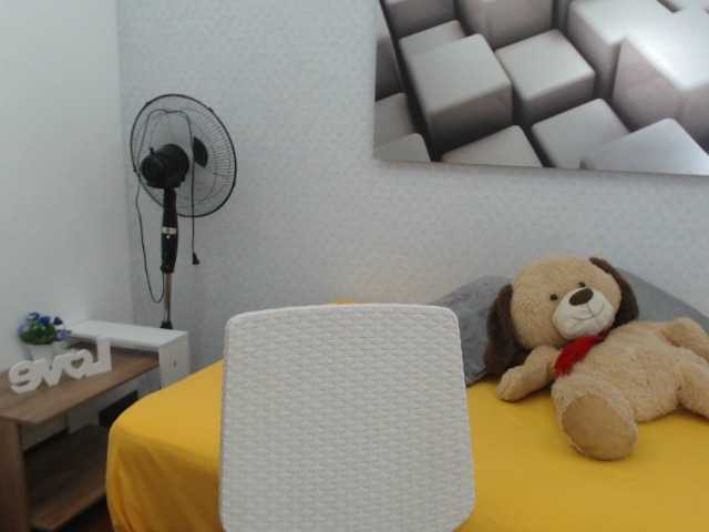 Live sex webcam photo for shariksweet #241222830