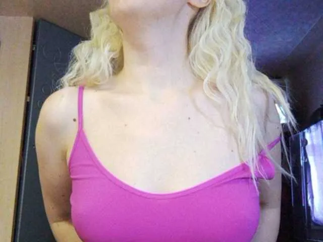 Live sex webcam photo for VIPGERL99 #241147395