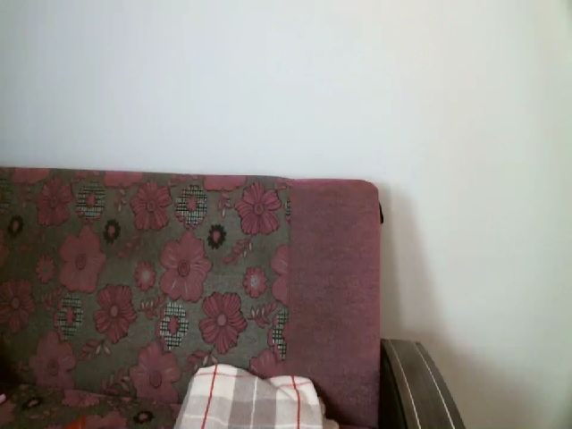 Live sex webcam photo for OnlyLou #252850492