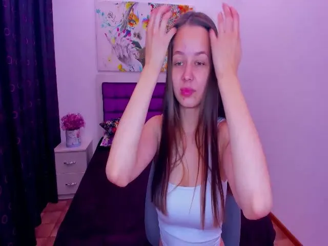 Live sex webcam photo for LianaWild #257357446