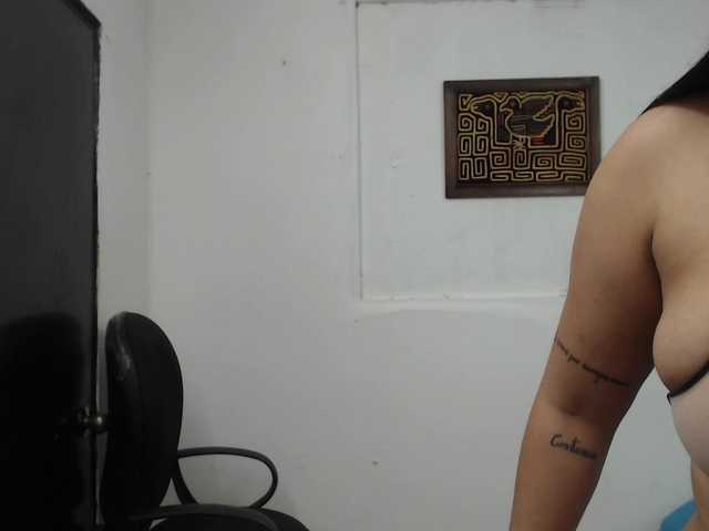 Live sex webcam photo for Hanna-Koch #257877691