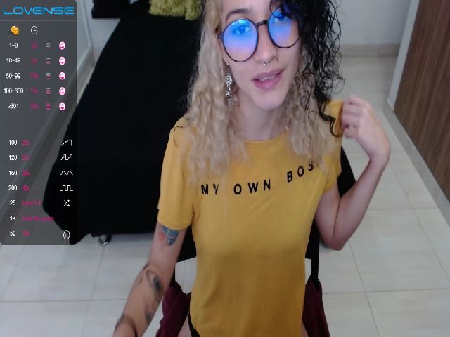 Live sex webcam photo for Myzore #258407206