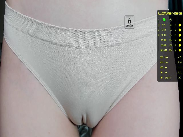 Live sex webcam photo for Elysi_ #256944877