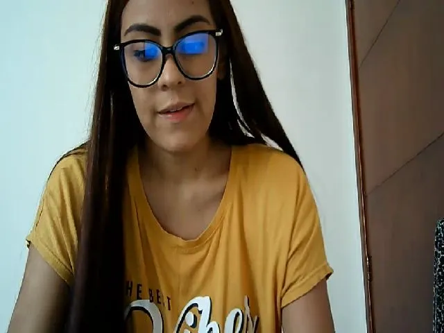 Live sex webcam photo for Elzarobberts #258824308