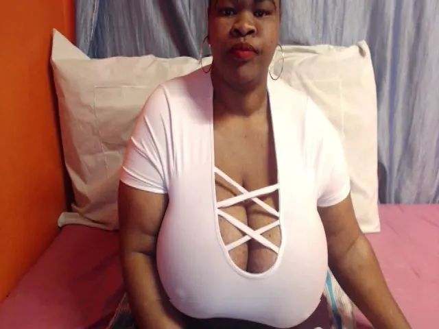 Live sex webcam photo for Sweetnozie #258533519