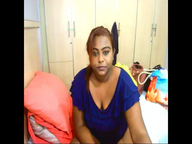 Live sex webcam photo for Indiandiva96 #252843700