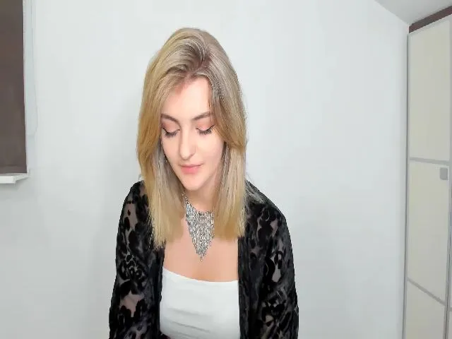 Live sex webcam photo for HelelGretta #254121119