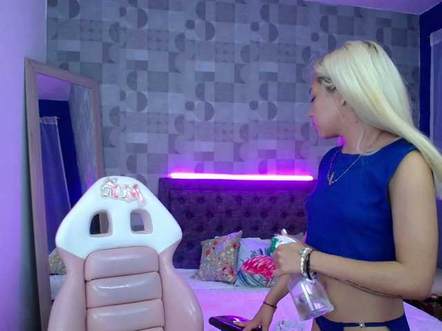 Live sex webcam photo for serena-elle #241365557
