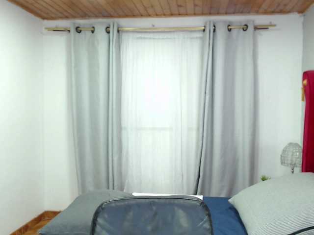 Live sex webcam photo for AliceRoss #241155871