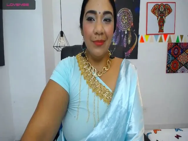 Live sex webcam photo for IndianMama #261487267