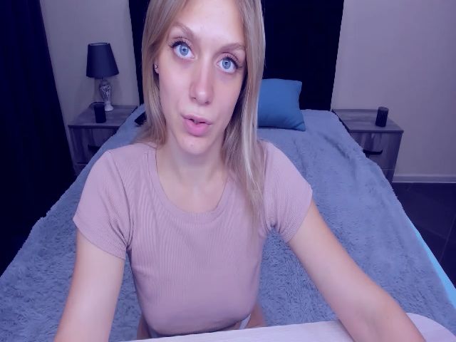 Live sex webcam photo for MeganKind #255562279