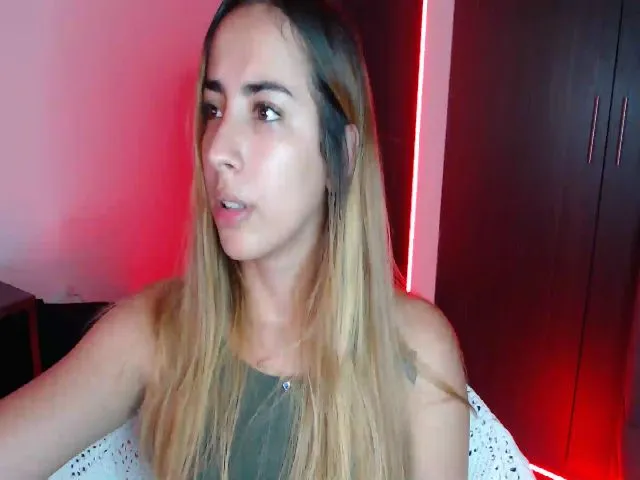 Live sex webcam photo for April_dew #261022866