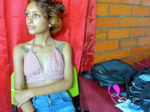 Live sex webcam photo for Kimnberly #288005439