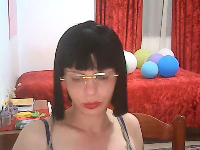 Live sex webcam photo for araartist #252917660