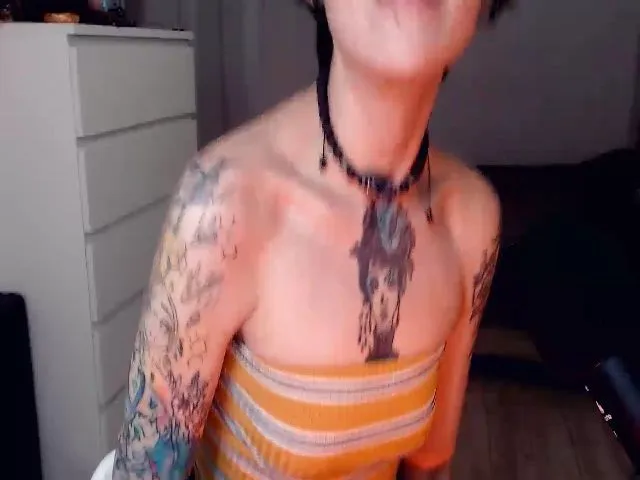 Live sex webcam photo for Hella_Hell #264851972