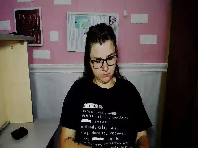 Live sex webcam photo for MonLais #256767624