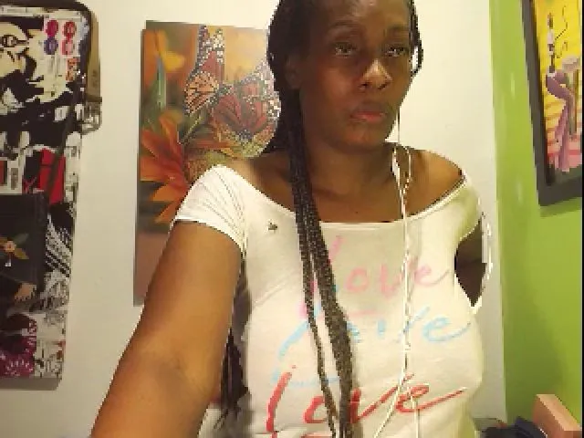 Live sex webcam photo for zoenaomi #253999541