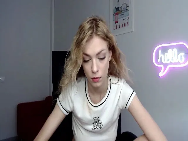 Live sex webcam photo for VanillaJenny #252354272