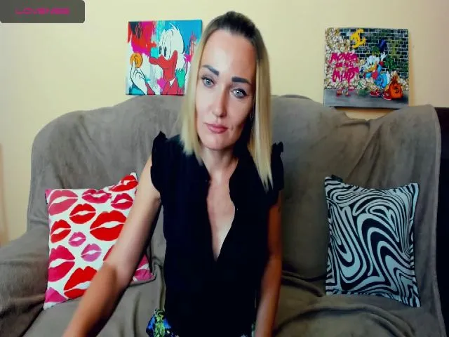 Live sex webcam photo for SecretDream #265459418