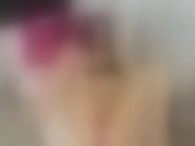 Live sex webcam photo for StormiSquirt #255717052