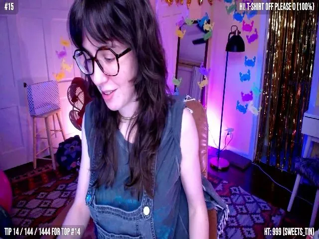 Live sex webcam photo for Yarrow #253665338