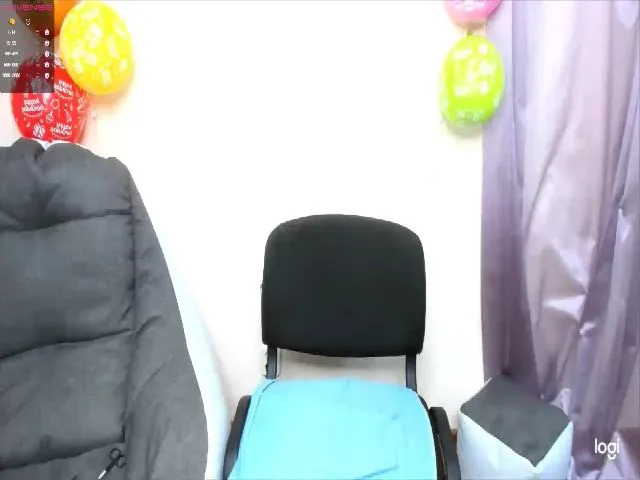 Live sex webcam photo for SarahSmiths #253241429