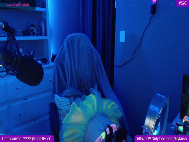 Live sex webcam photo for LilyKush #255010483