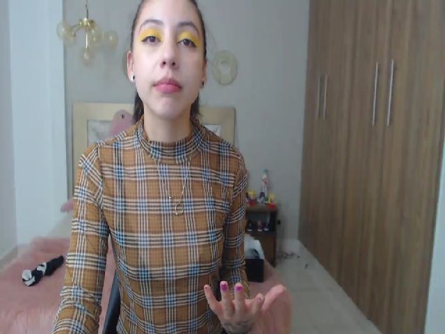 Live sex webcam photo for Emily_evans18 #252991898