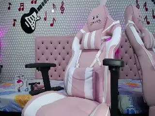 Live sex webcam photo for SexyAshley2x #252140838