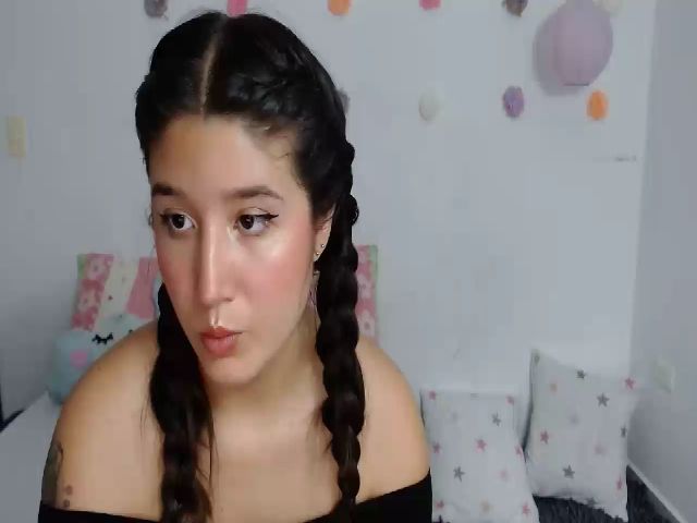 Live sex webcam photo for Em_aa #254686568