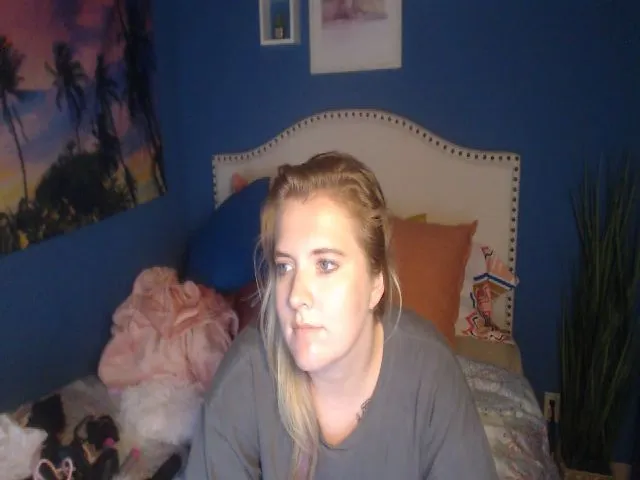 Live sex webcam photo for SnowWhiteXxxx #253588243