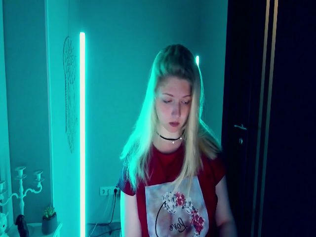 Live sex webcam photo for TinkerrBelll #262908685