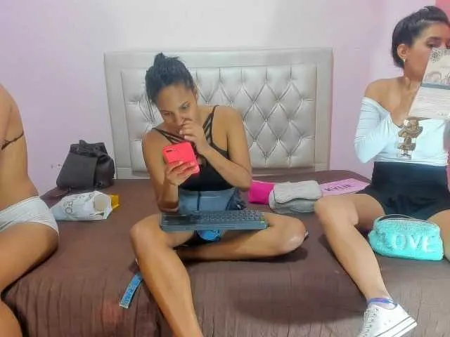 Live sex webcam photo for girlboom20 #263819058