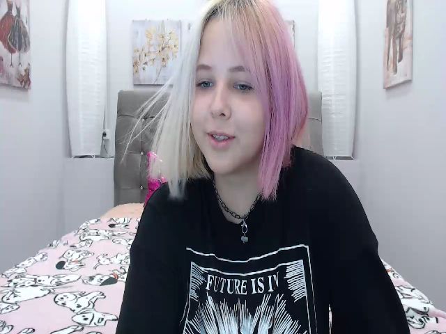 Live sex webcam photo for Helokit #254384706