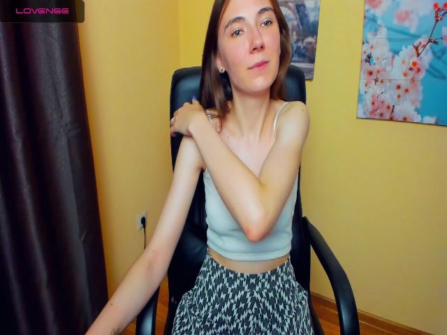 Live sex webcam photo for Sweetty_angel #253582657