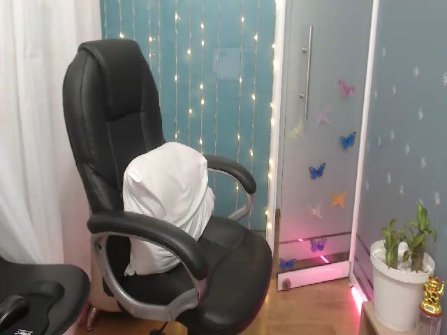 Live sex webcam photo for Anahi_moore #252272332