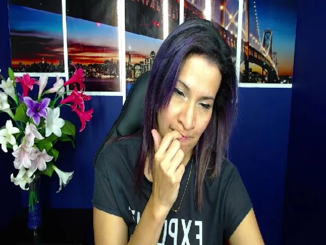 Live sex webcam photo for Infernalsexx #256142832