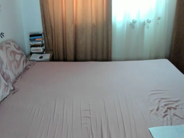 Live sex webcam photo for Nicolle2 #254214401