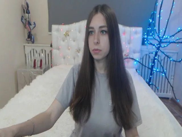 Live sex webcam photo for LindaJason #264404625