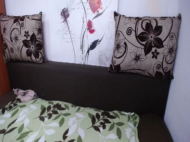 Live sex webcam photo for TeaseKate #258382482