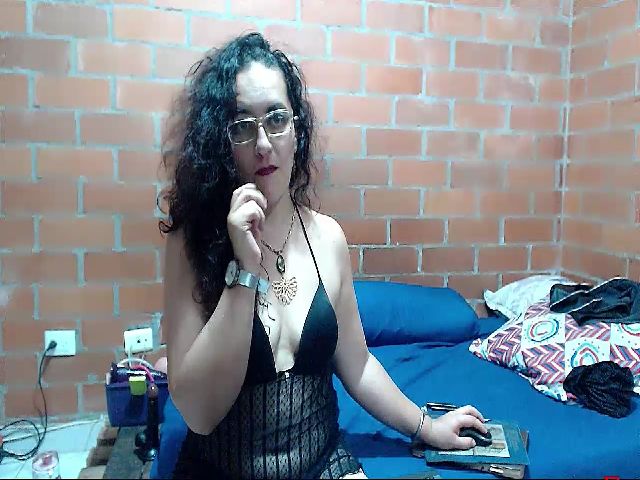 Live sex webcam photo for SaimaJayeb #263272150