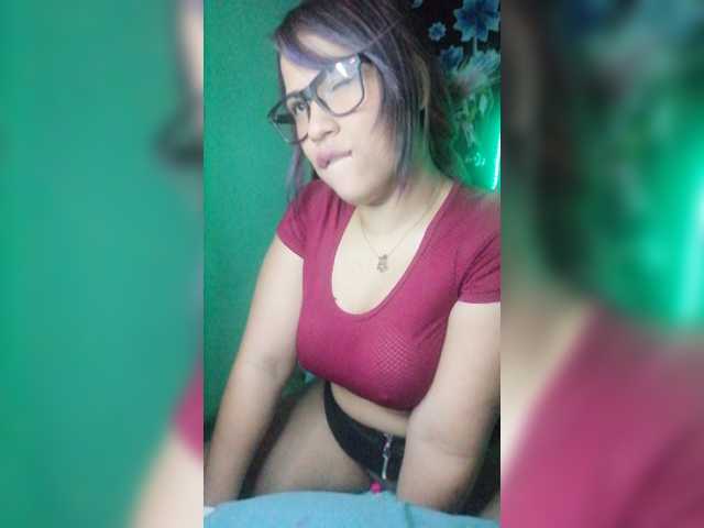 Live sex webcam photo for Honystar94 #241308879