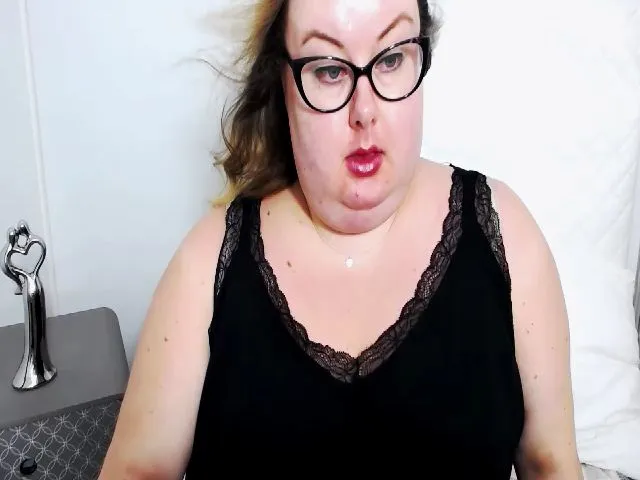 Live sex webcam photo for HornyBonnie #253369412