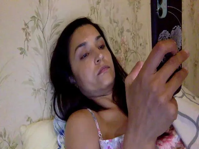Live sex webcam photo for JolyBoss #253552930