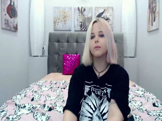 Live sex webcam photo for Helokit #259080502