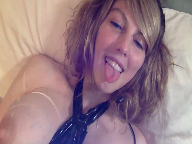 Live sex webcam photo for RavenRubyRose #262323129