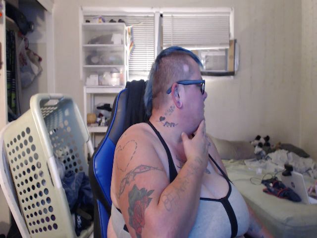 Live sex webcam photo for PunkChick420 #259771914