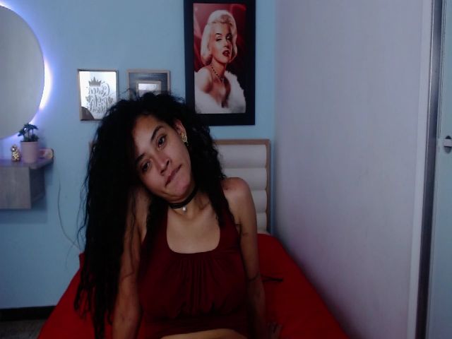 Live sex webcam photo for Jade_lee88 #253739088