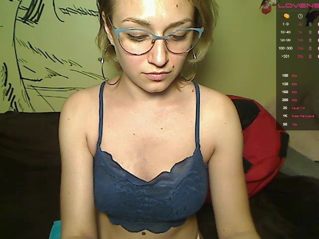 Live sex webcam photo for CatGirl01 #255578210